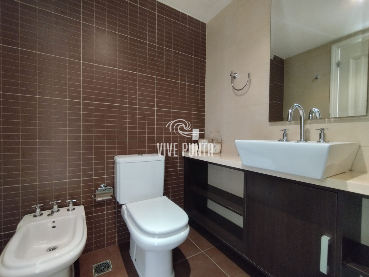 Apartamento ID.1037 -  Apartamento en venta en playa brava de Punta del Este