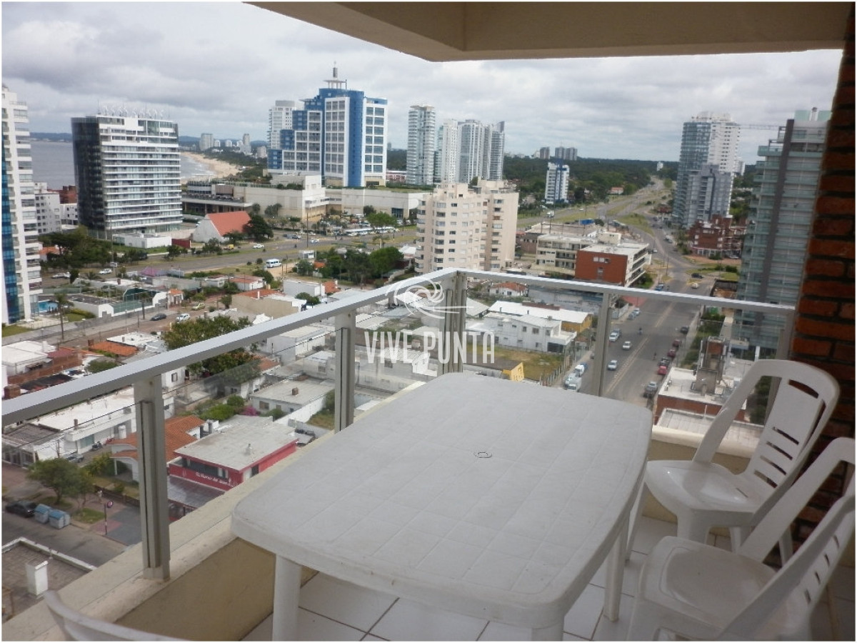 Apartamento ID.514 - Apartamento de 3 dormitorios en venta en Punta del Este