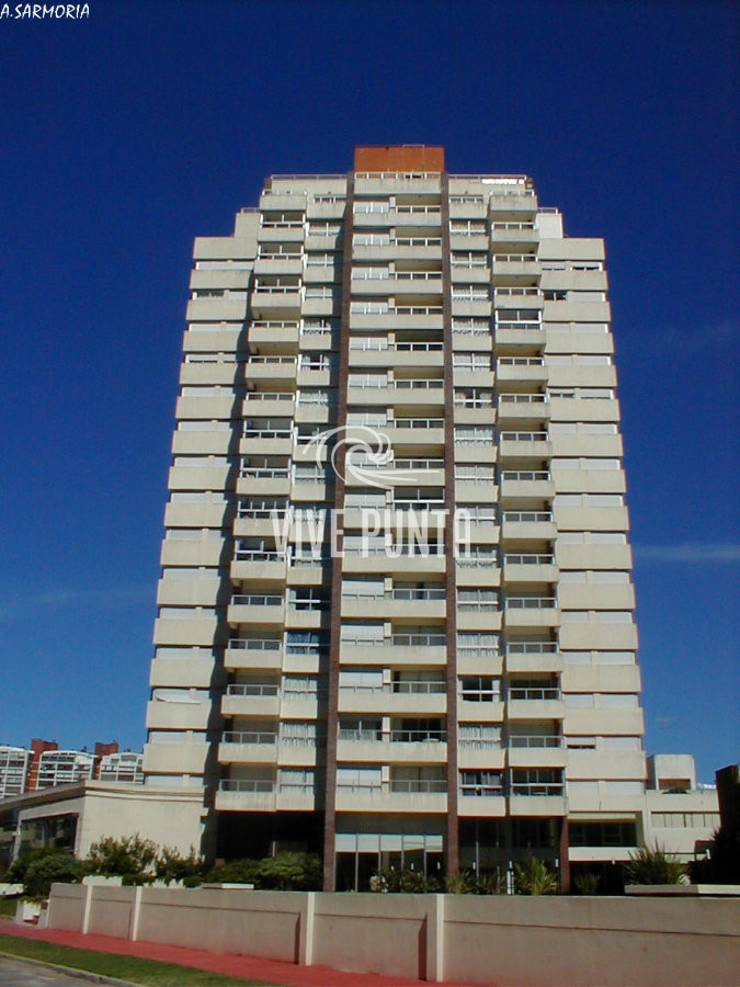 Apartamento ID.514 - Apartamento de 3 dormitorios en venta en Punta del Este