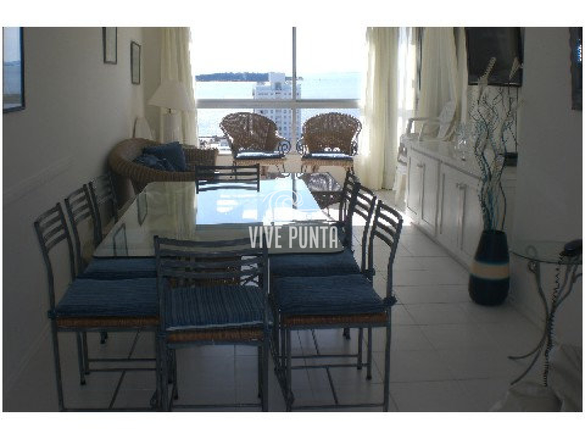 Apartamento ID.514 - Apartamento de 3 dormitorios en venta en Punta del Este