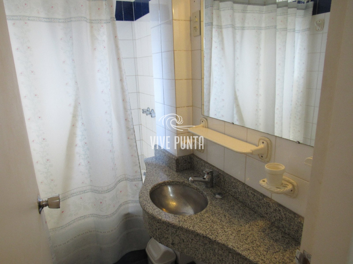 Apartamento ID.1020 - venta de apartamento en playa brava con parrillero y dos garages
