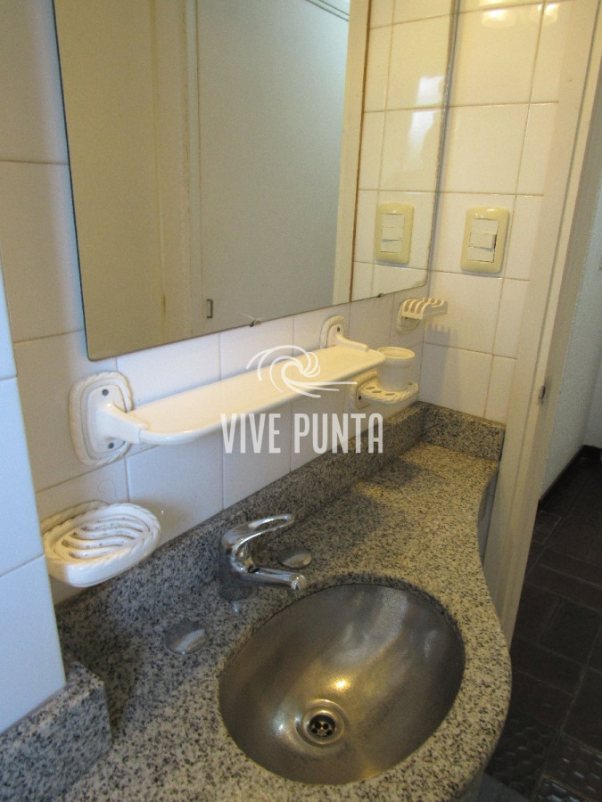 Apartamento ID.1020 - venta de apartamento en playa brava con parrillero y dos garages