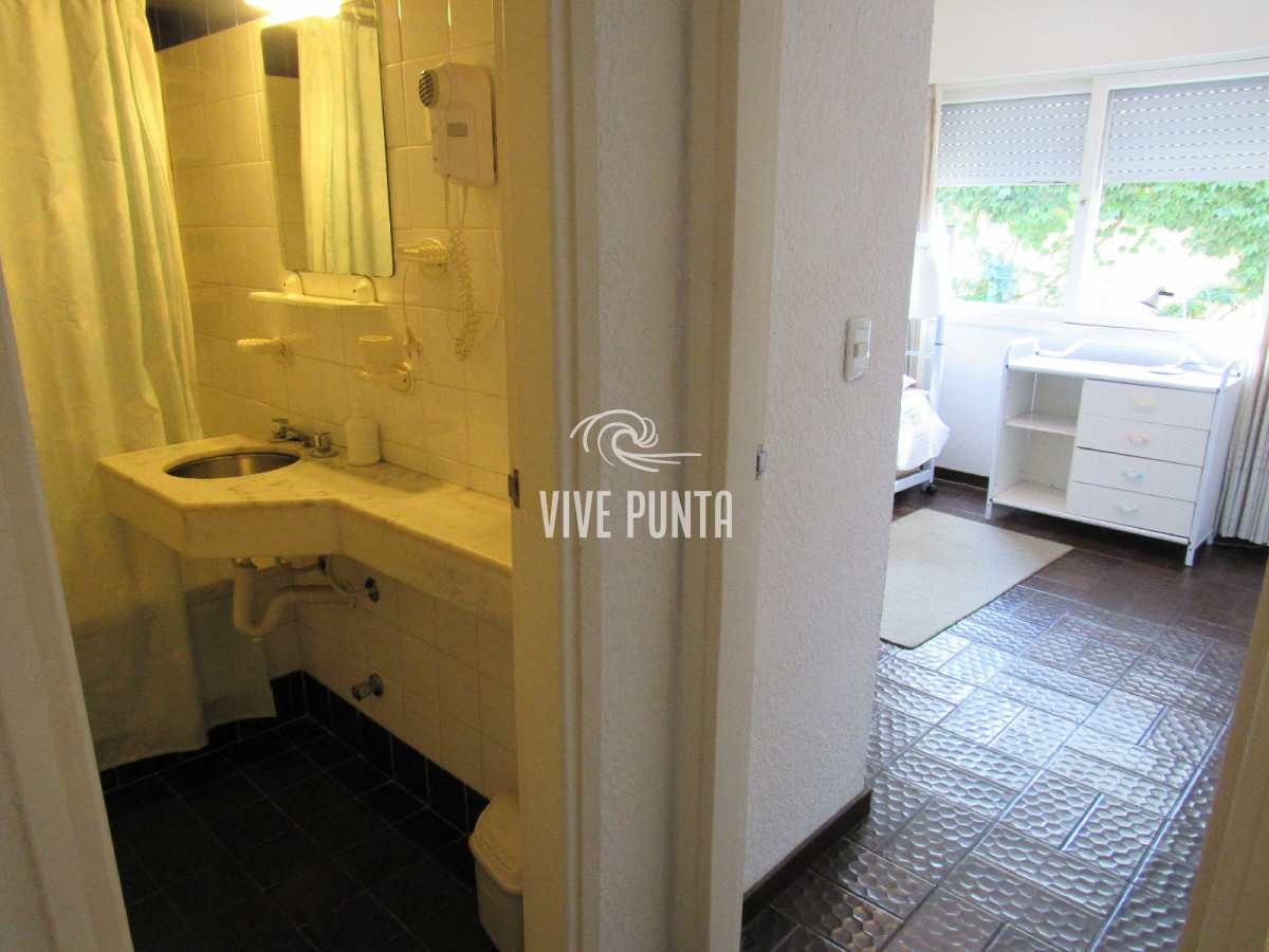 Apartamento ID.1020 - venta de apartamento en playa brava con parrillero y dos garages