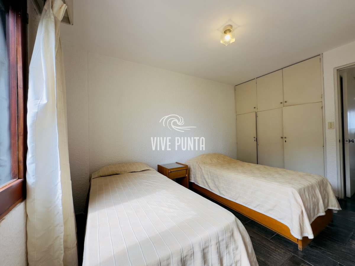 Apartamento ID.902 - Apartamento en venta, 2 dormitorios, primera linea de la brava.