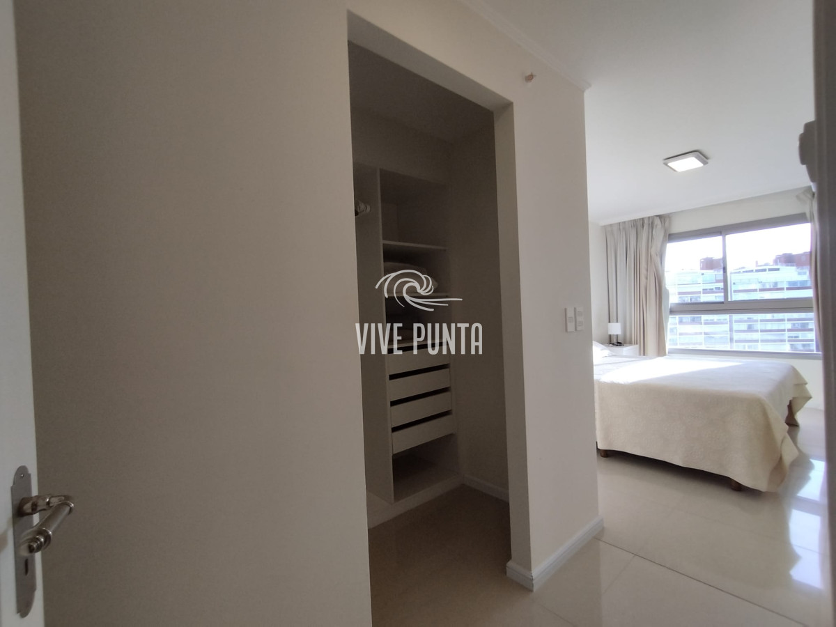 Apartamento ID.1037 -  Apartamento en venta en playa brava de Punta del Este