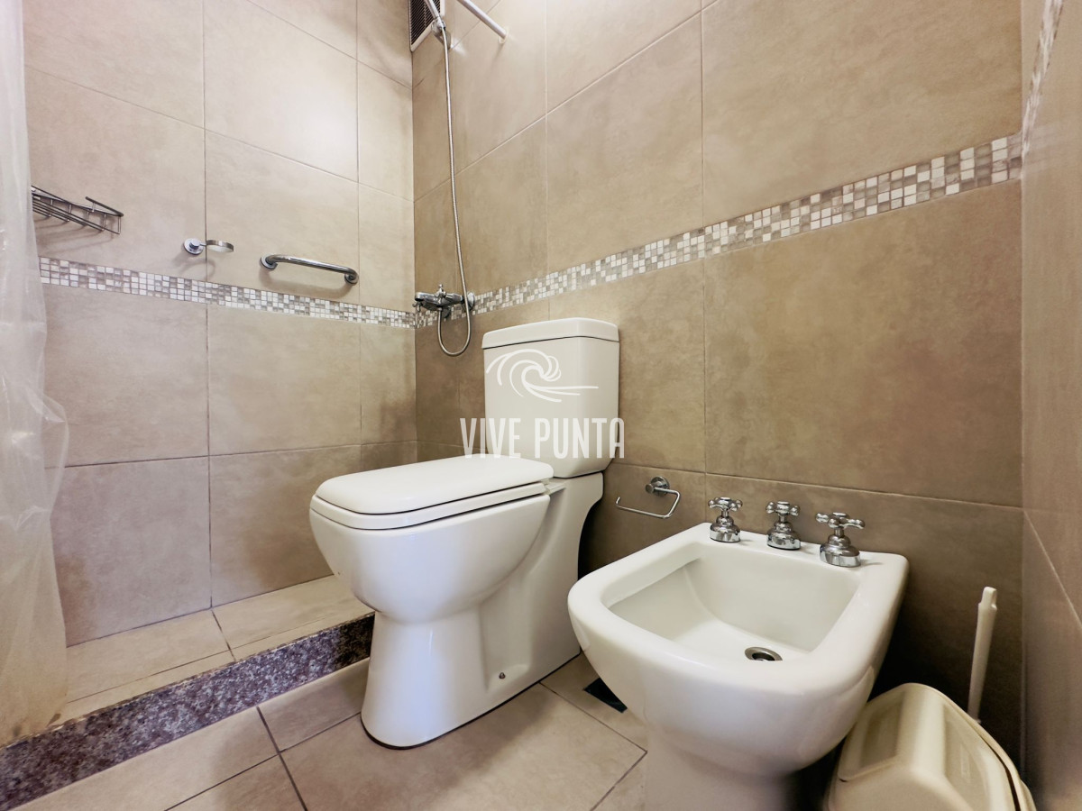Apartamento ID.902 - Apartamento en venta, 2 dormitorios, primera linea de la brava.