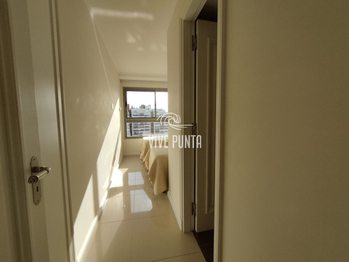 Apartamento ID.1037 -  Apartamento en venta en playa brava de Punta del Este