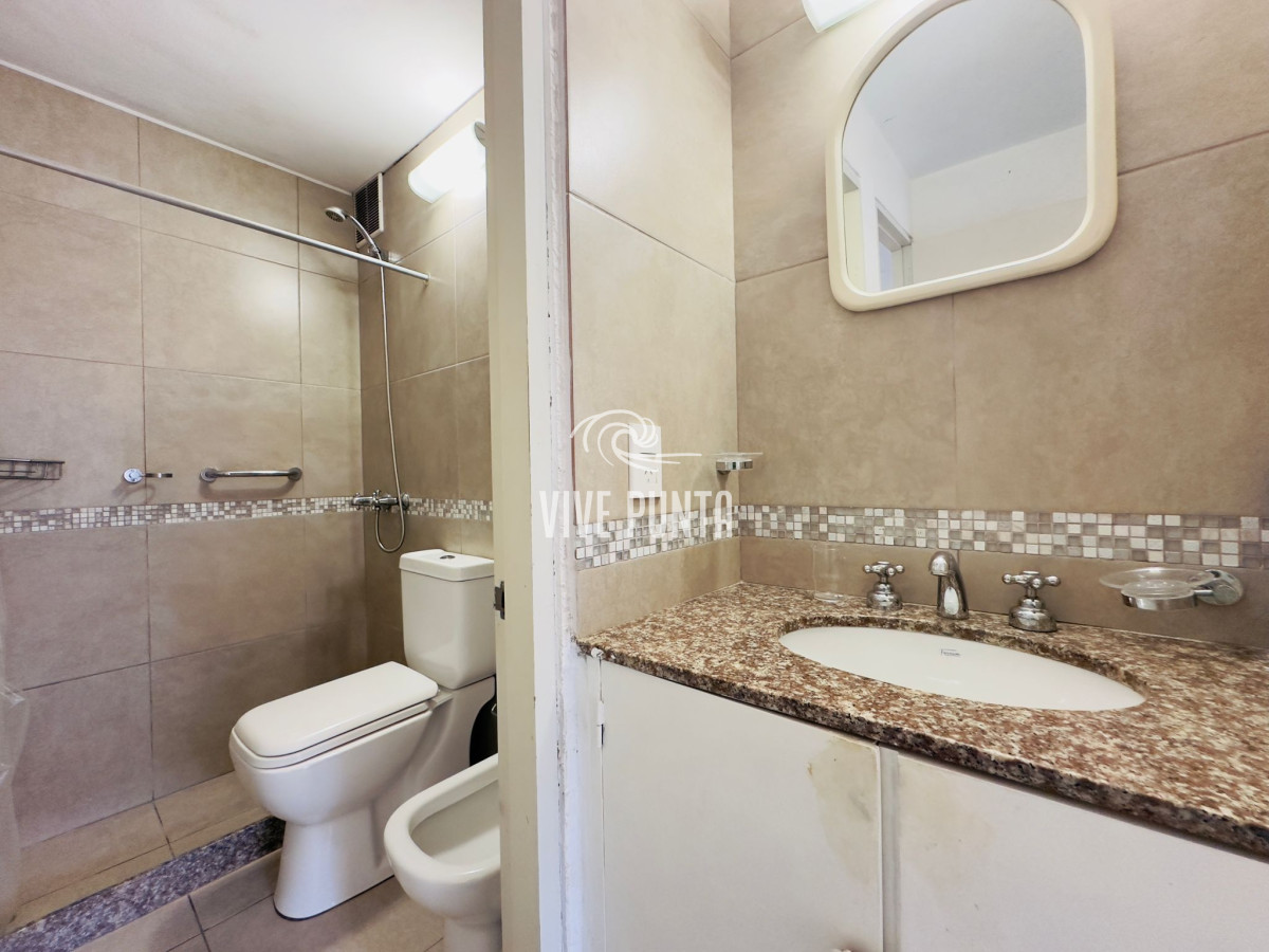 Apartamento ID.902 - Apartamento en venta, 2 dormitorios, primera linea de la brava.