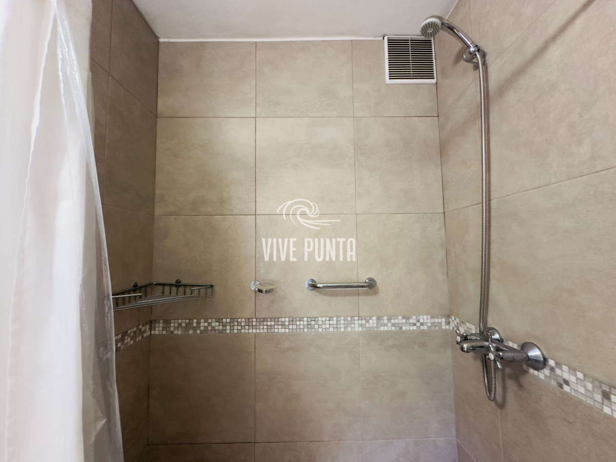 Apartamento ID.902 - Apartamento en venta, 2 dormitorios, primera linea de la brava.