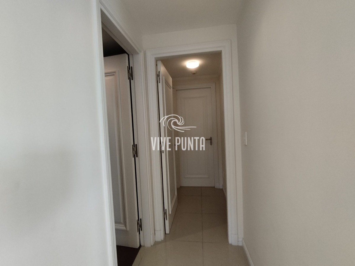 Apartamento ID.1037 -  Apartamento en venta en playa brava de Punta del Este