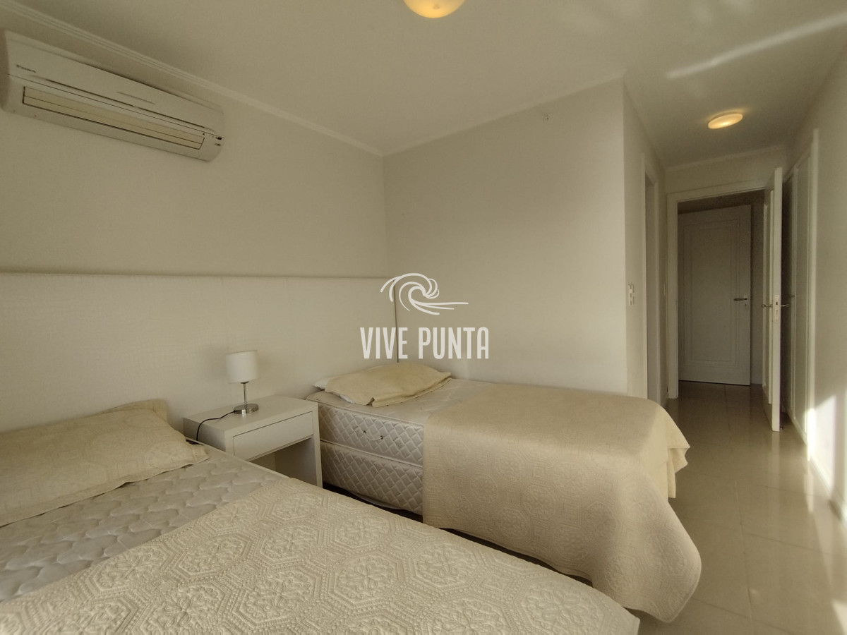 Apartamento ID.1037 -  Apartamento en venta en playa brava de Punta del Este