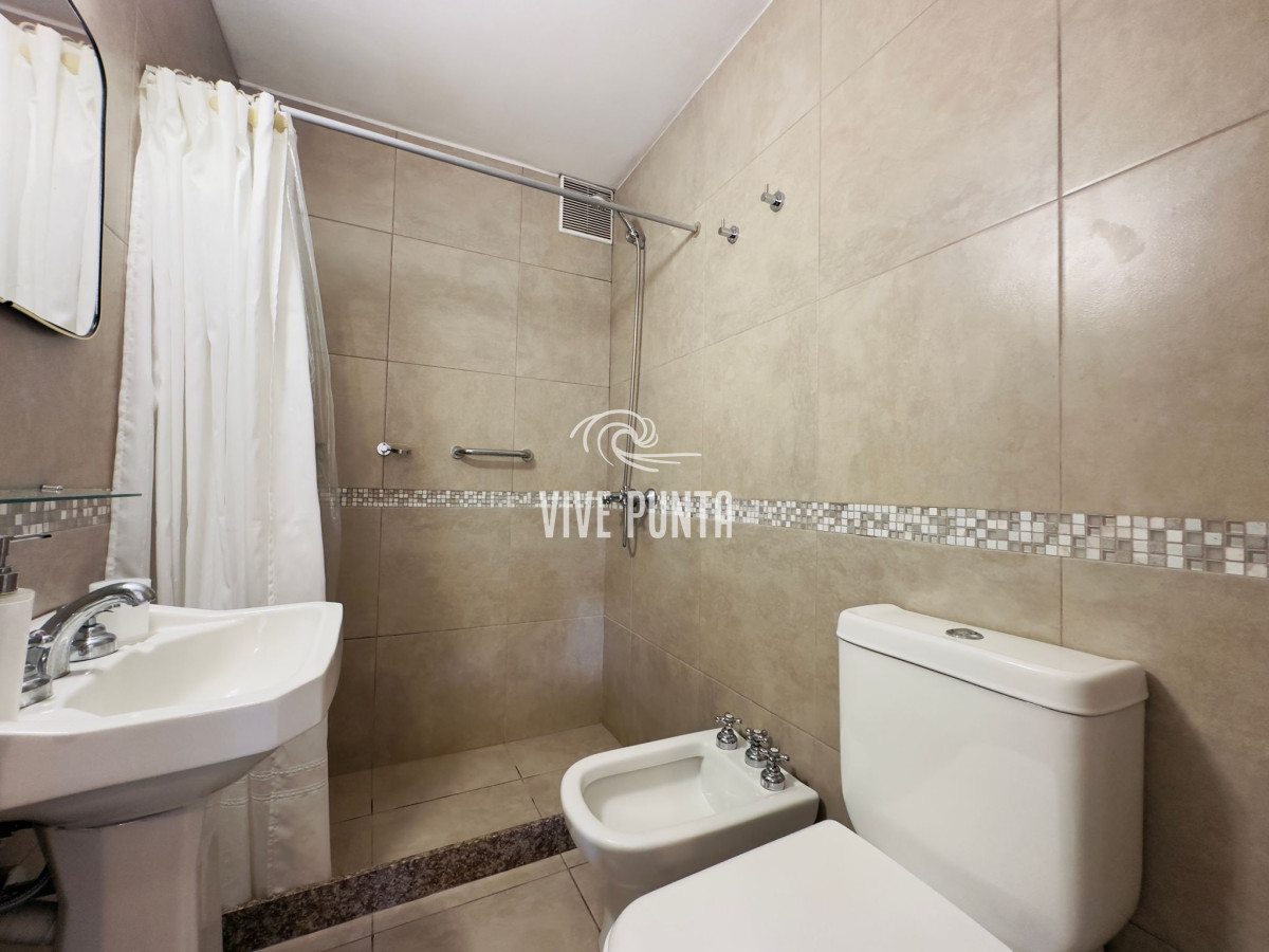 Apartamento ID.902 - Apartamento en venta, 2 dormitorios, primera linea de la brava.