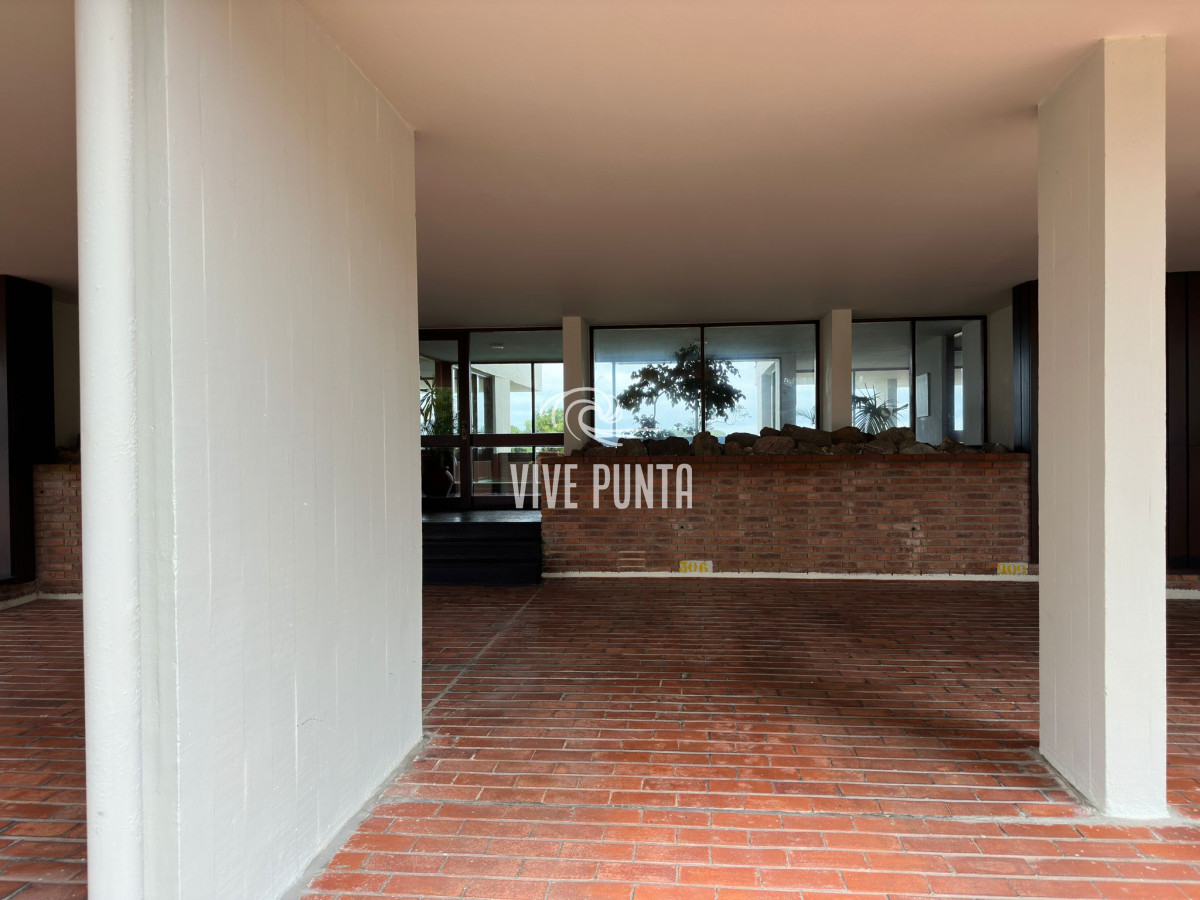 Apartamento ID.902 - Apartamento en venta, 2 dormitorios, primera linea de la brava.