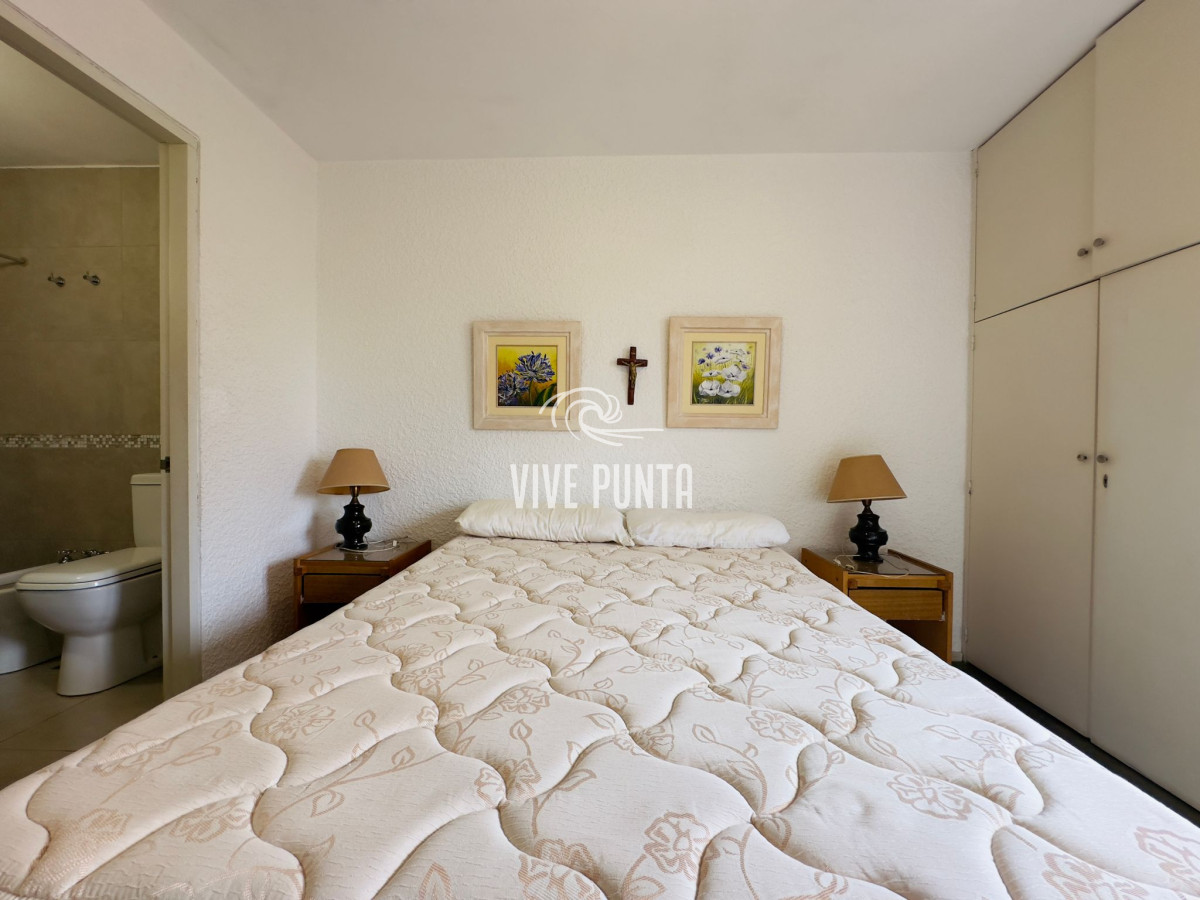 Apartamento ID.902 - Apartamento en venta, 2 dormitorios, primera linea de la brava.