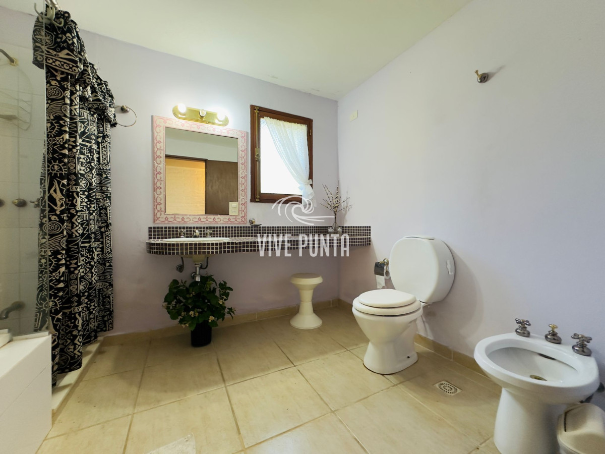 Casa ID.965 - Casa en VENTA, 3 dormitorios, Punta del Este