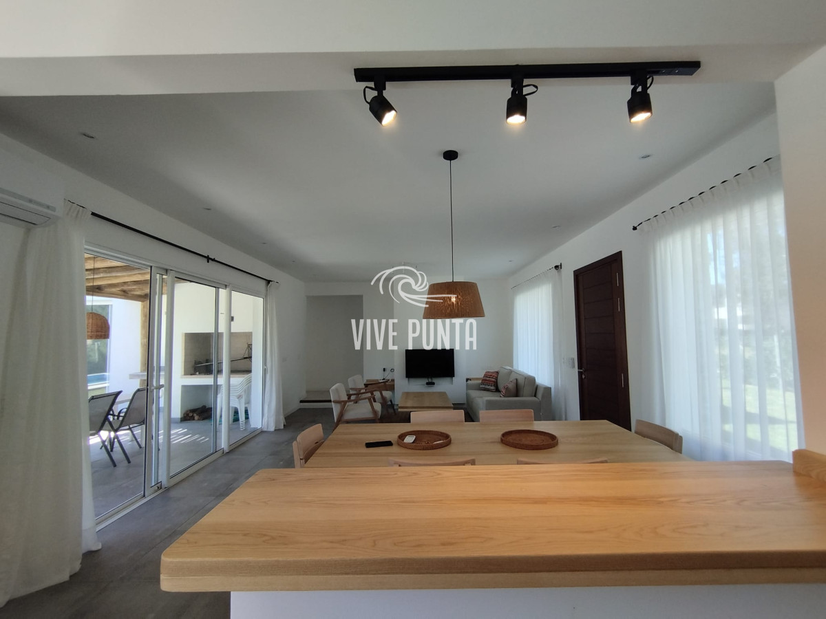 Casa ID.963 - Venta de Casa en la barra- Maldonado