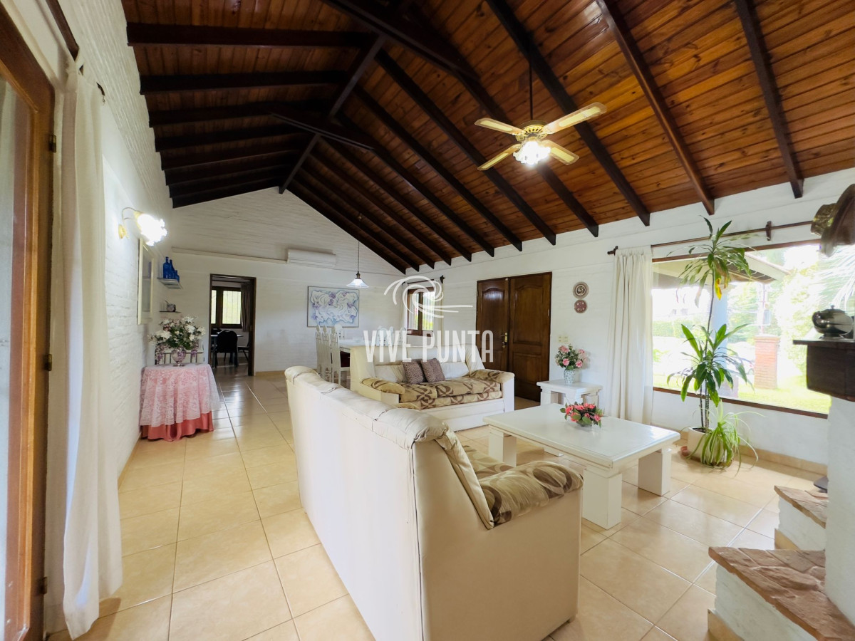 Casa ID.965 - Casa en VENTA, 3 dormitorios, Punta del Este