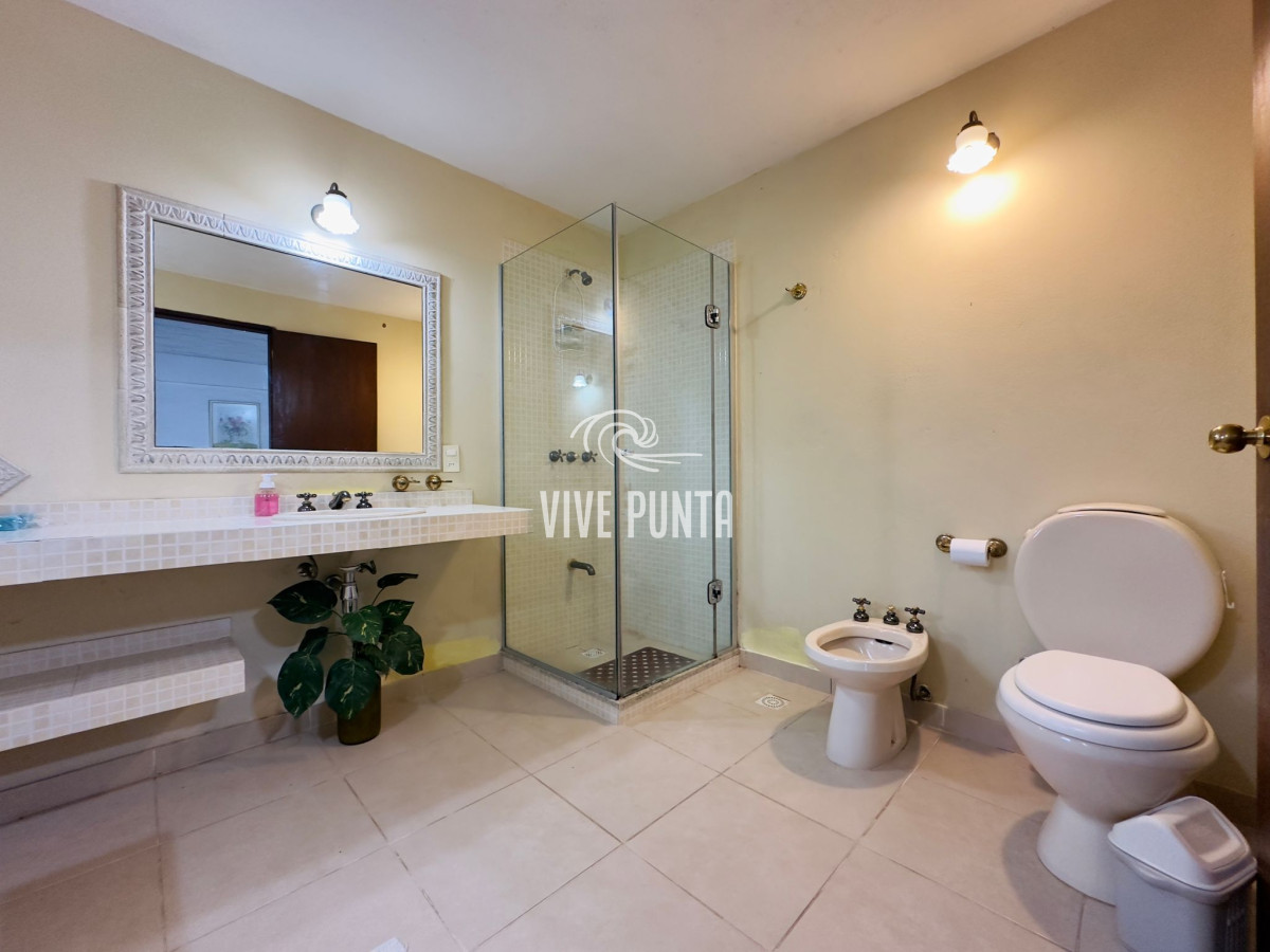 Casa ID.965 - Casa en VENTA, 3 dormitorios, Punta del Este