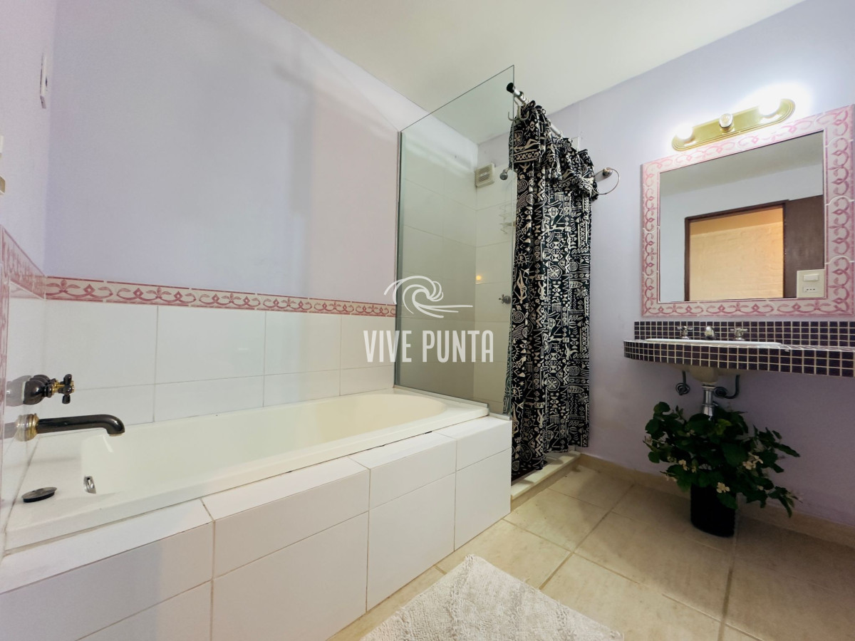 Casa ID.965 - Casa en VENTA, 3 dormitorios, Punta del Este