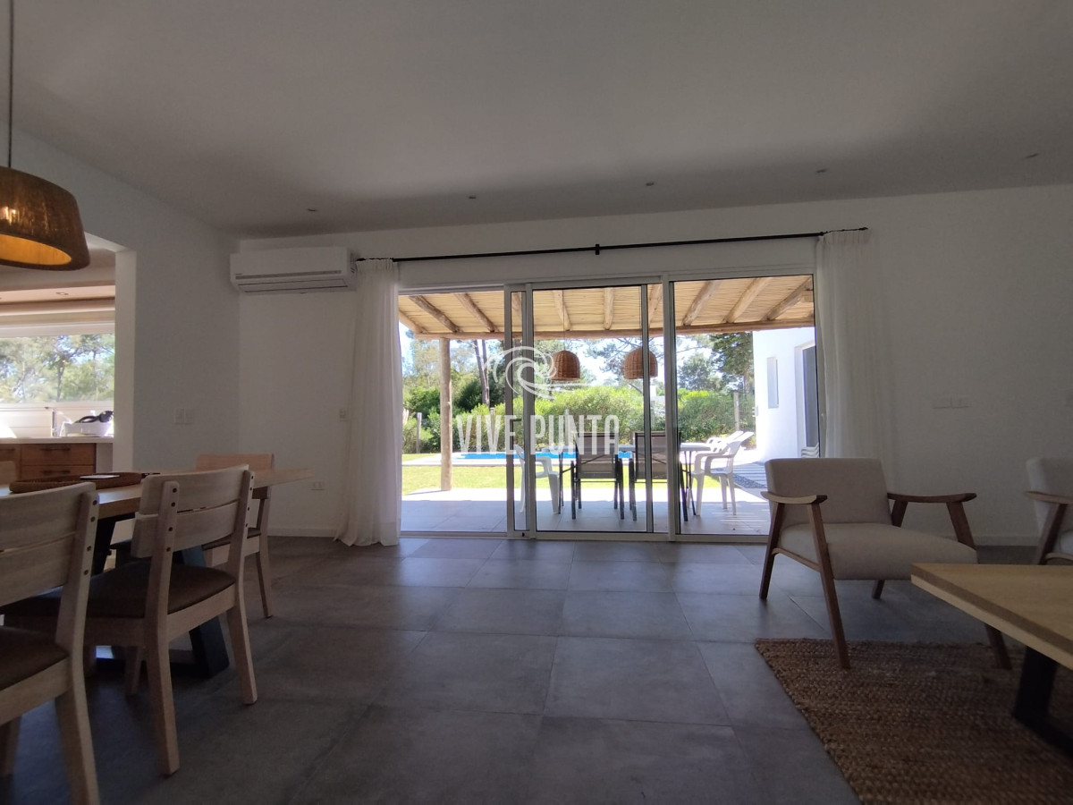 Casa ID.963 - Venta de Casa en la barra- Maldonado