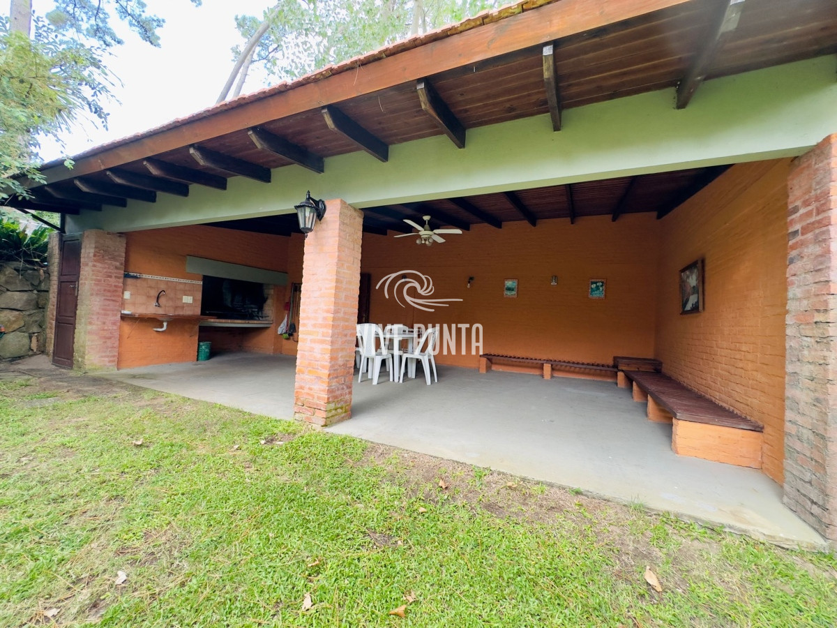 Casa ID.965 - Casa en VENTA, 3 dormitorios, Punta del Este