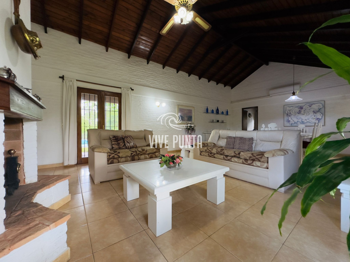 Casa ID.965 - Casa en VENTA, 3 dormitorios, Punta del Este