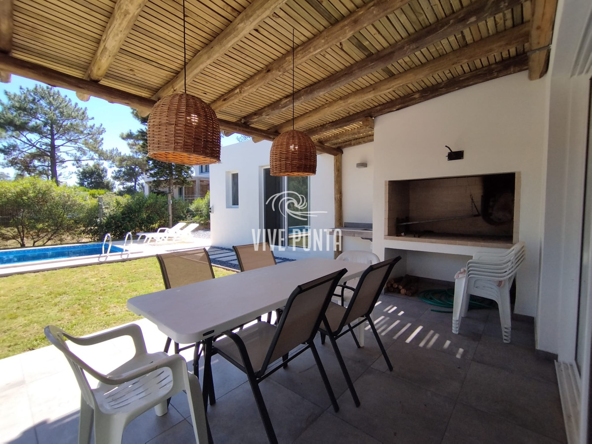 Casa ID.963 - Venta de Casa en la barra- Maldonado