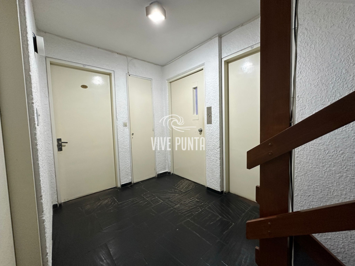 Apartamento ID.902 - Apartamento en venta, 2 dormitorios, primera linea de la brava.