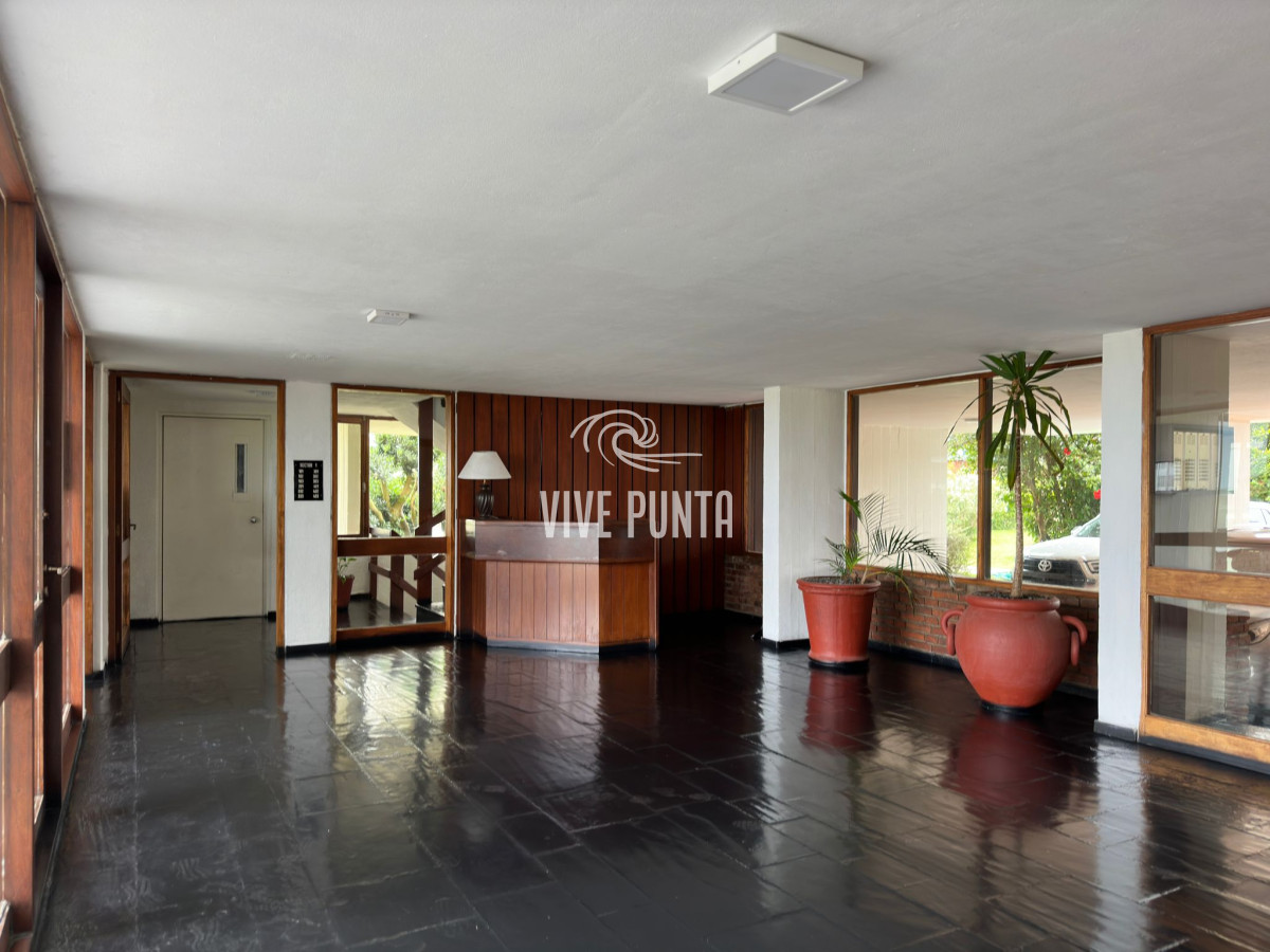 Apartamento ID.902 - Apartamento en venta, 2 dormitorios, primera linea de la brava.