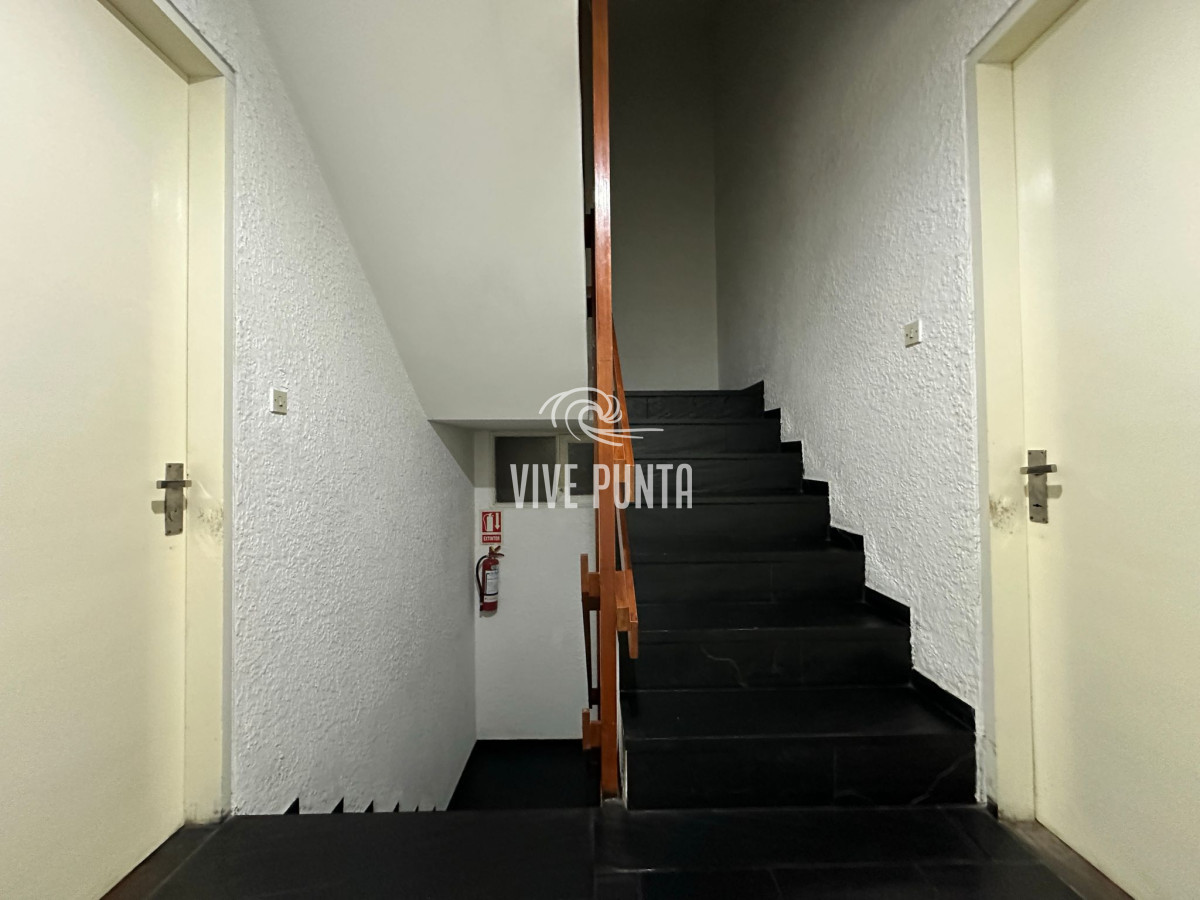 Apartamento ID.902 - Apartamento en venta, 2 dormitorios, primera linea de la brava.