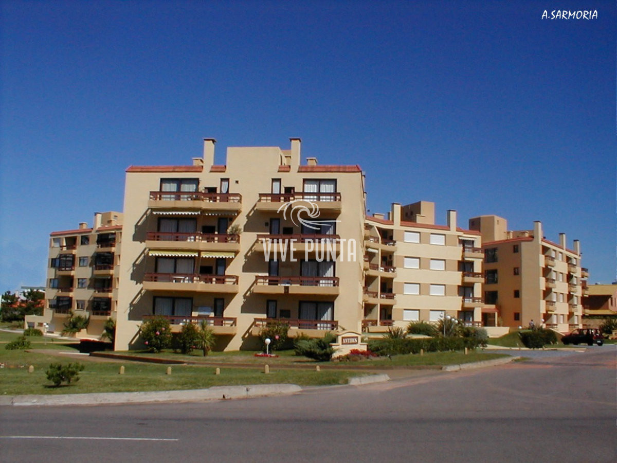 Apartamento ID.1020 - venta de apartamento en playa brava con parrillero y dos garages