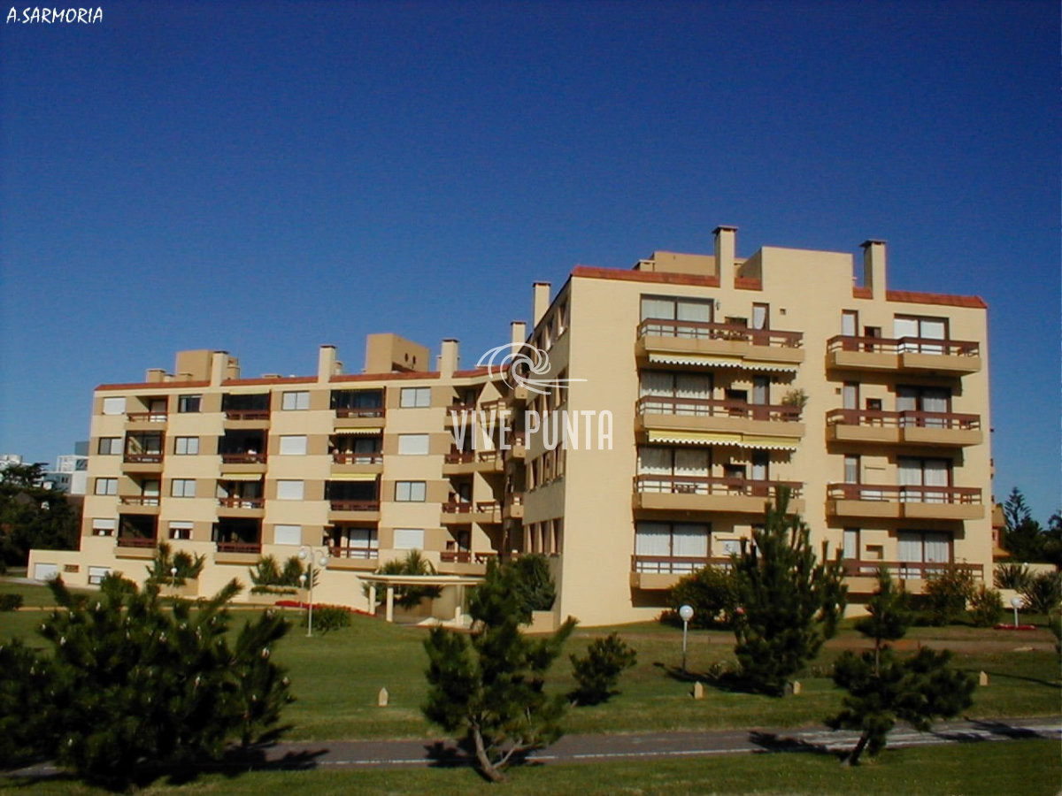 Apartamento ID.1020 - venta de apartamento en playa brava con parrillero y dos garages