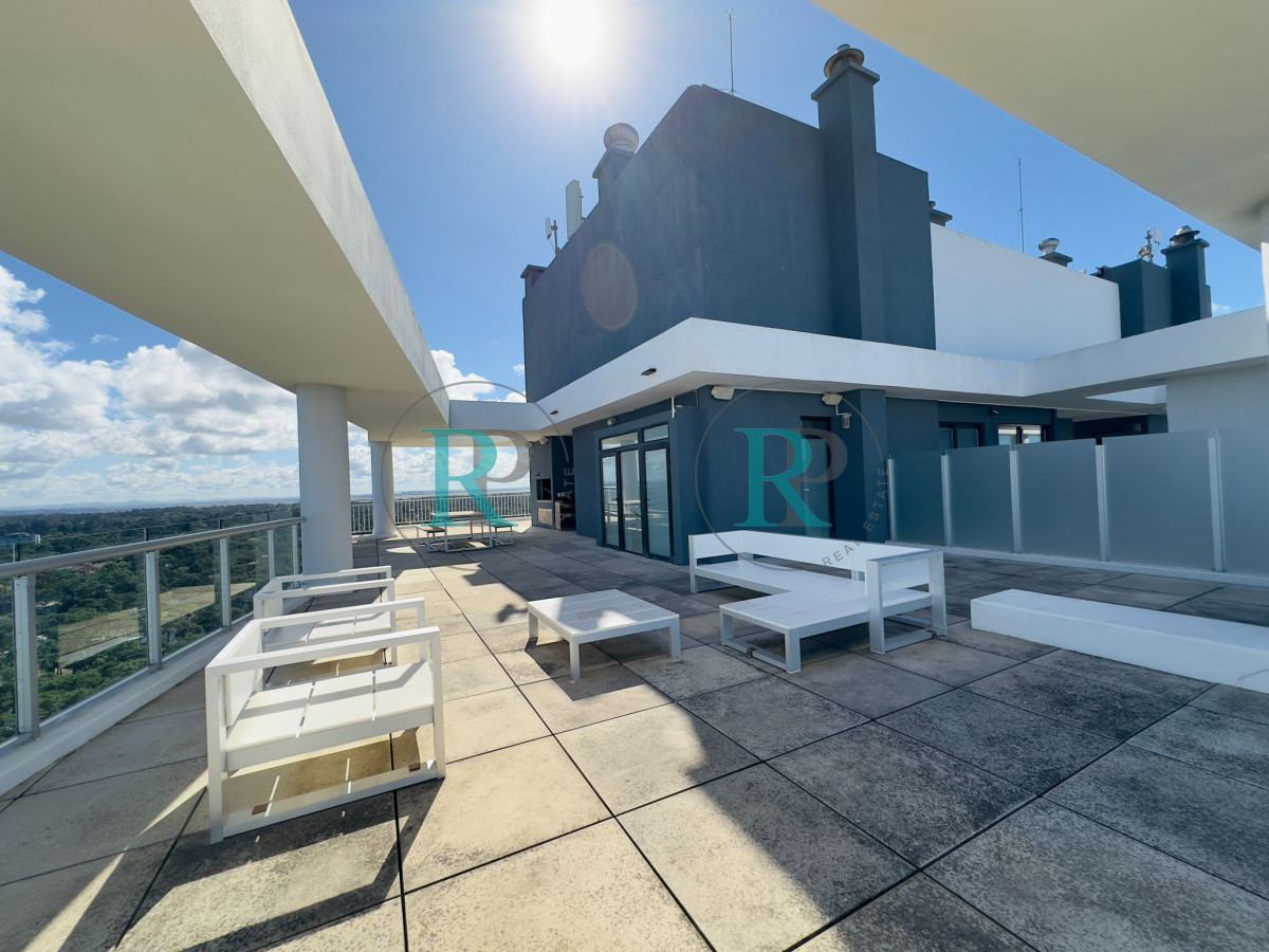 Apartamento ID.1700 - Penthouse en VENTA, 3 dormitorios en suite + Dependencia, vista 180°.