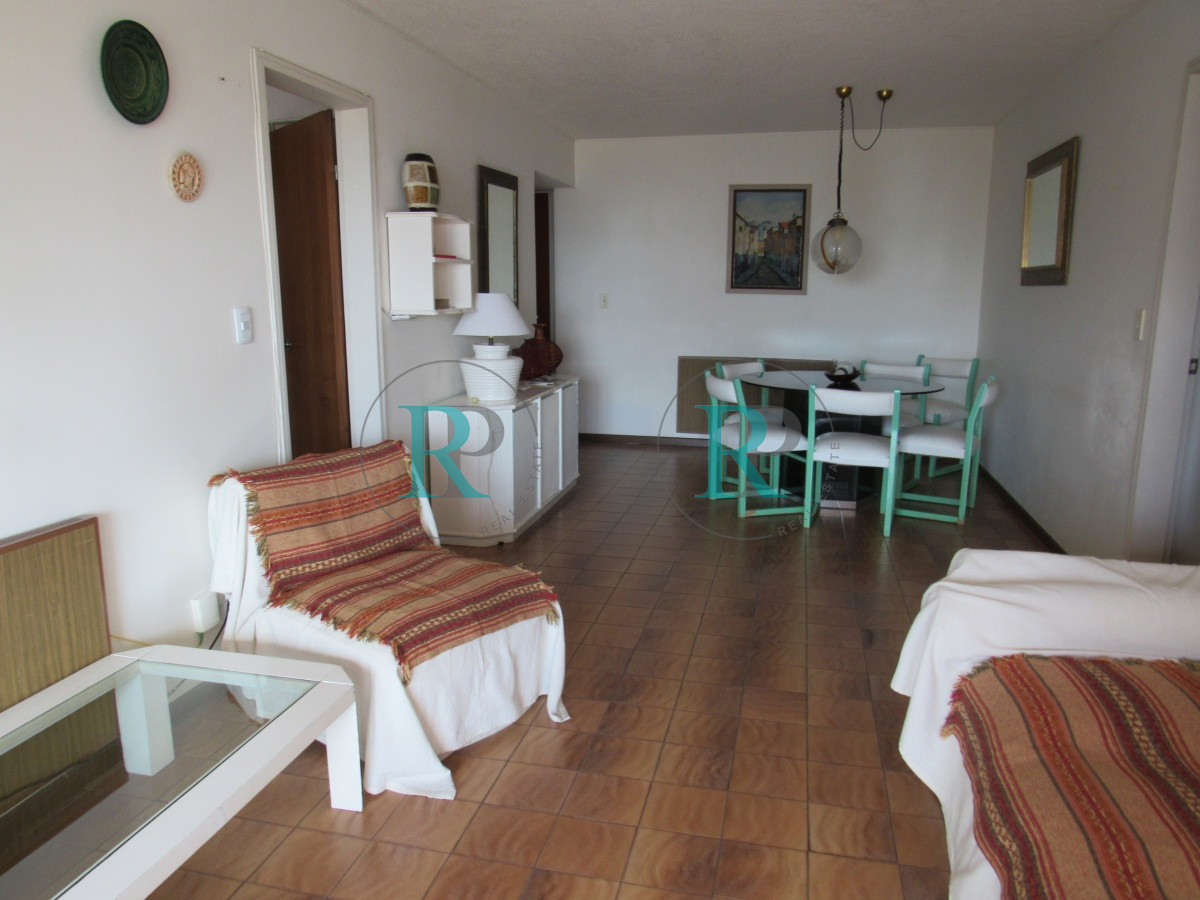 Apartamento ID.2094 - Alquiler de apartamento de dos dormitorios en Punta del Este