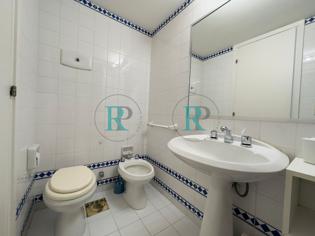 Apartamento ID.1503 - Venta de apartamento de 3 dormitorios y dep. de servicio en Punta del Este