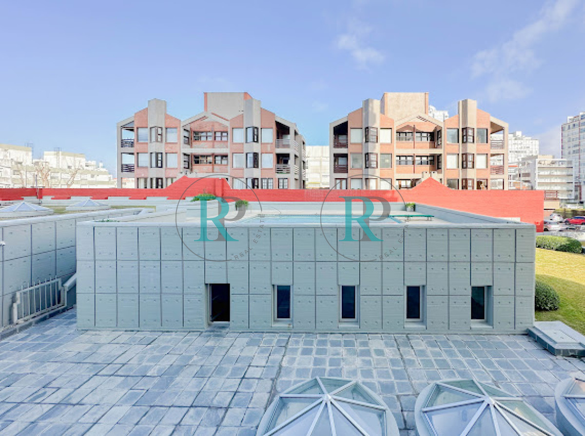 Apartamento ID.2081 - Venta de apartamento en Peninsula. Edificio Recalada.