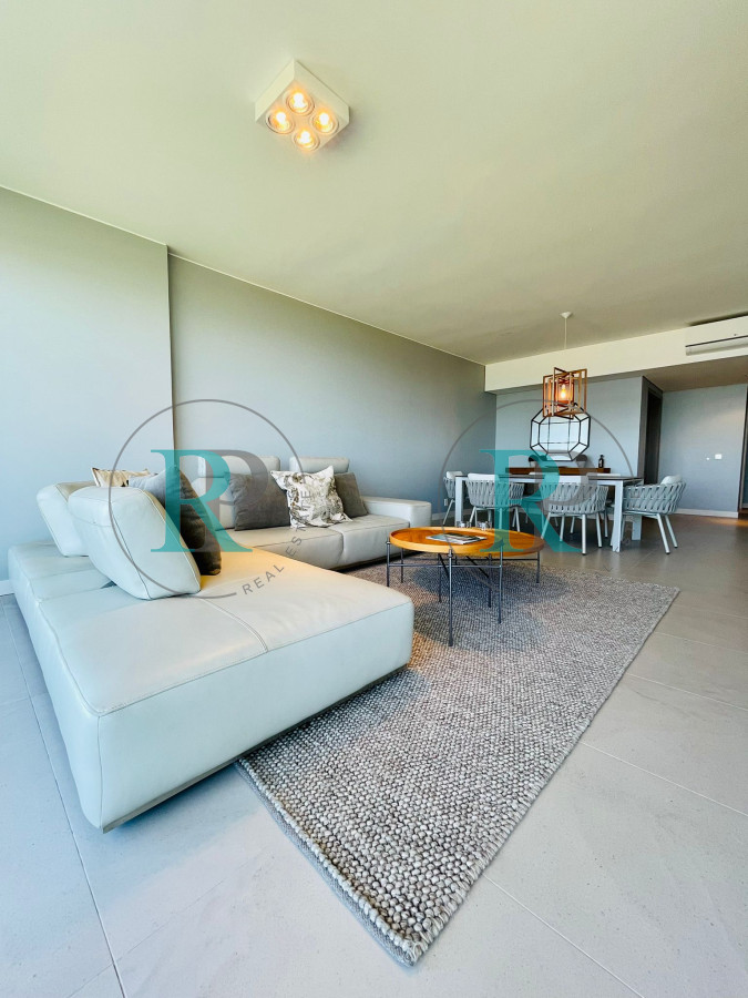 Apartamento ID.1376 - Alquiler  y venta de apartamento de 3 dormitorios en Punta del Este 