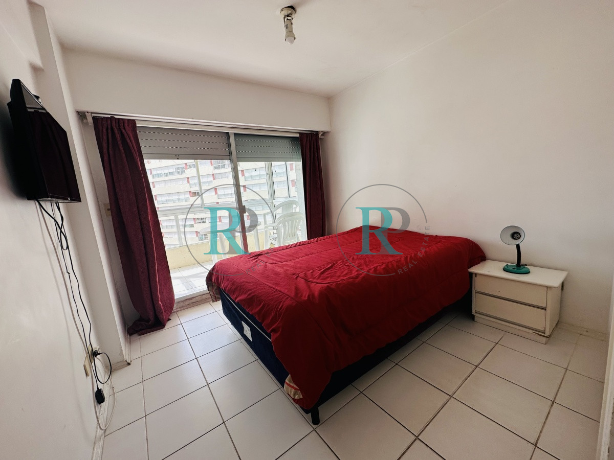 Apartamento ID.2340 - Alquiler y venta de apartamento de 1 dormitorio y medio en Punta del Este