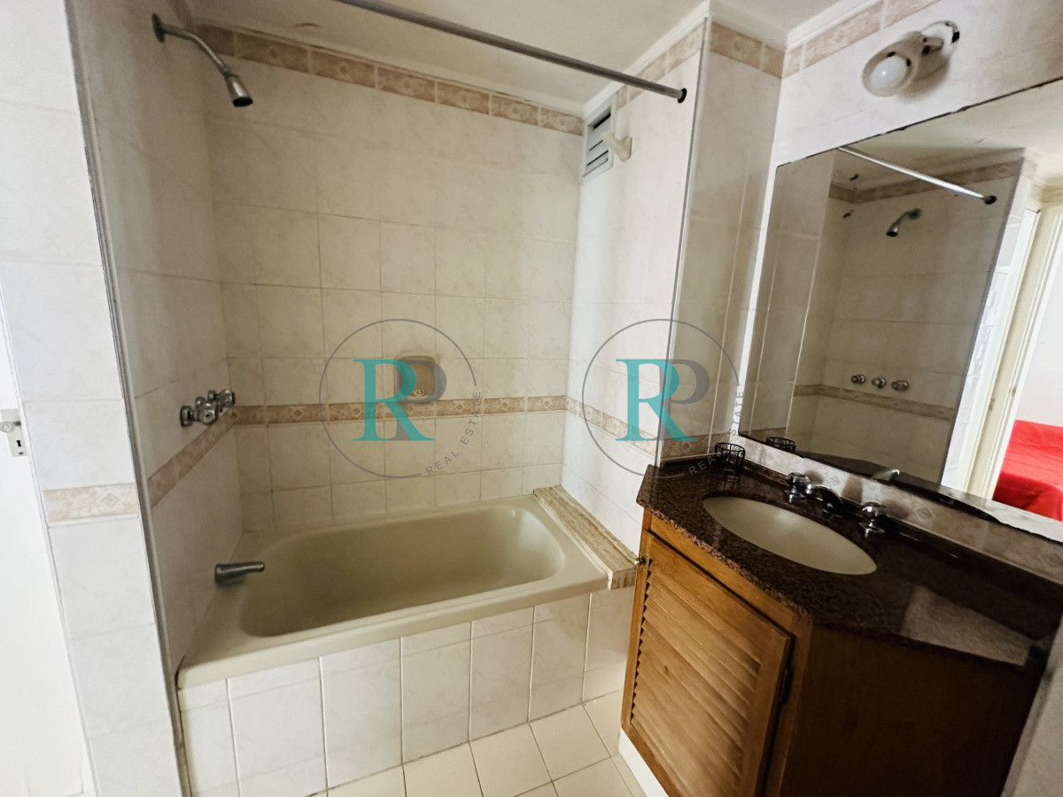 Apartamento ID.2340 - Alquiler y venta de apartamento de 1 dormitorio y medio en Punta del Este