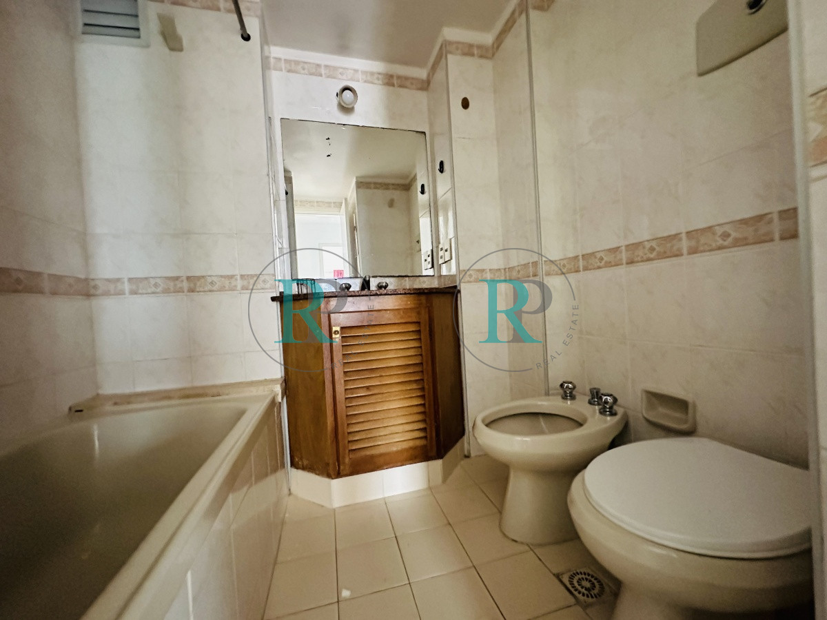 Apartamento ID.2340 - Alquiler y venta de apartamento de 1 dormitorio y medio en Punta del Este