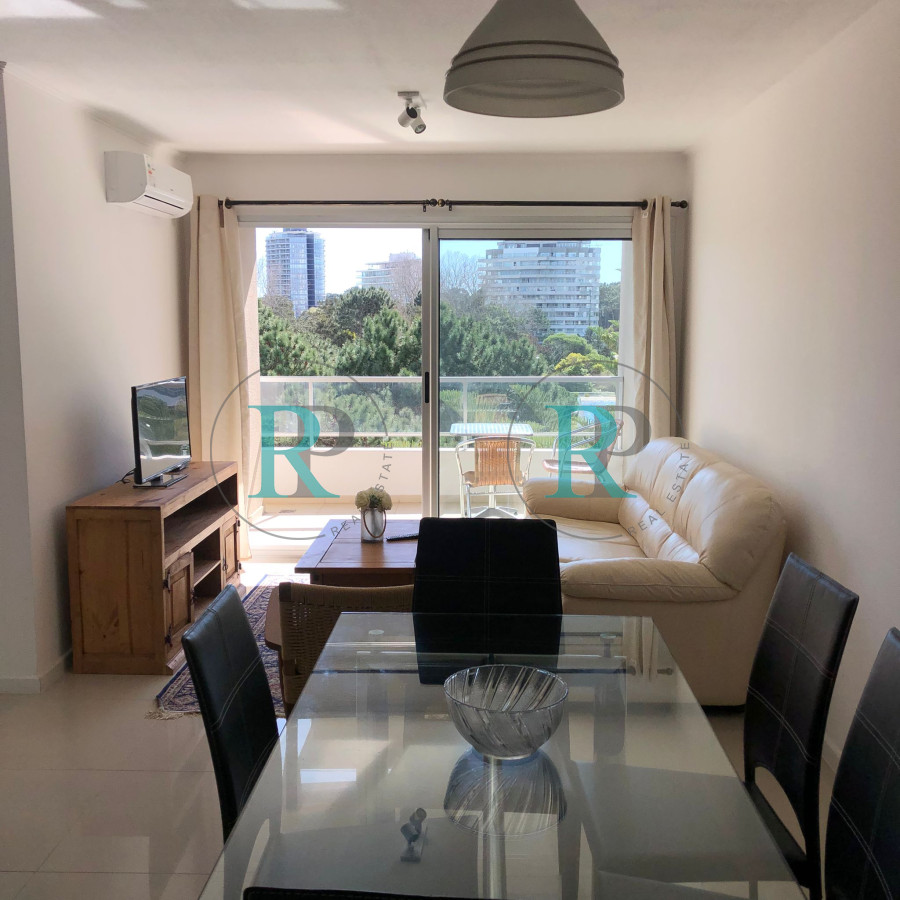 Apartamento ID.658 - Alquiler de apartamento de dos dormitorios en Punta del Este