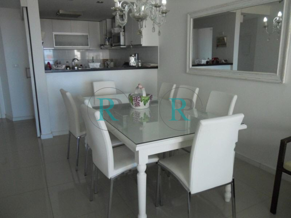 Apartamento ID.2051 -  Apartamento en venta de dos dorm en Playa Brava Punta del Este