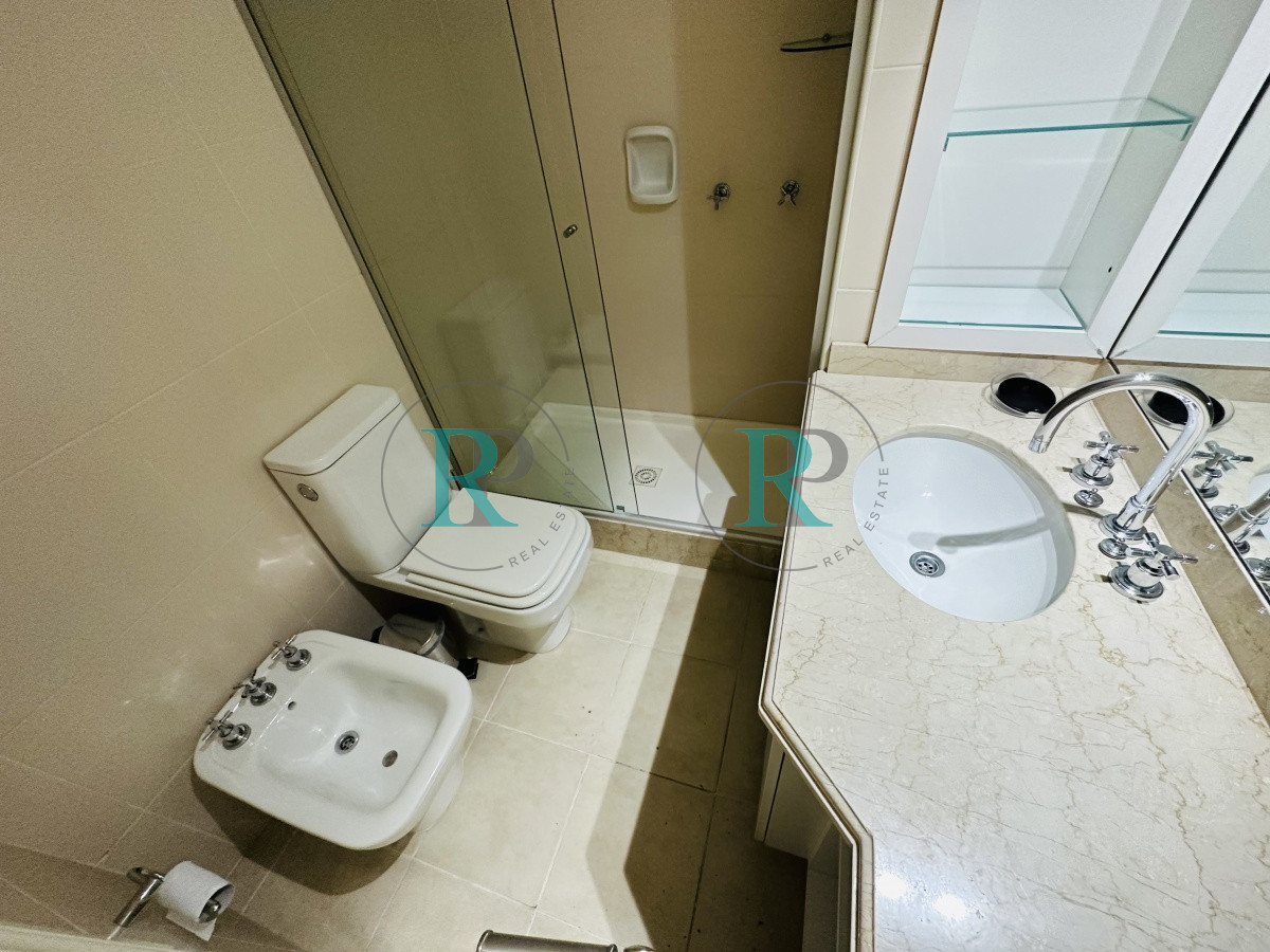 Apartamento ID.892 - Venta Y Alquiler de apartamento de dos dormitorios en Punta del Este