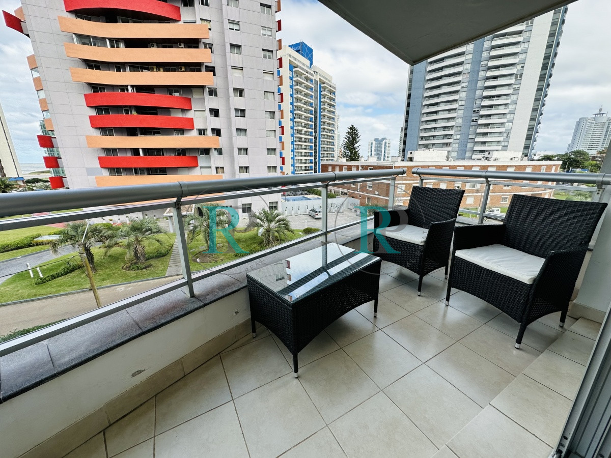 Apartamento ID.892 - Venta Y Alquiler de apartamento de dos dormitorios en Punta del Este