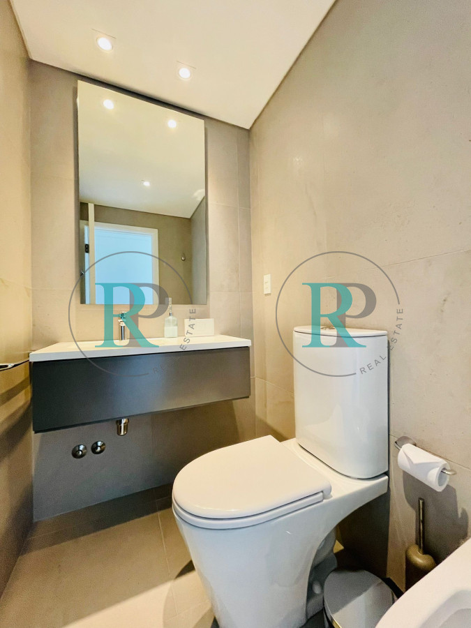 Apartamento ID.1376 - Alquiler  y venta de apartamento de 3 dormitorios en Punta del Este 