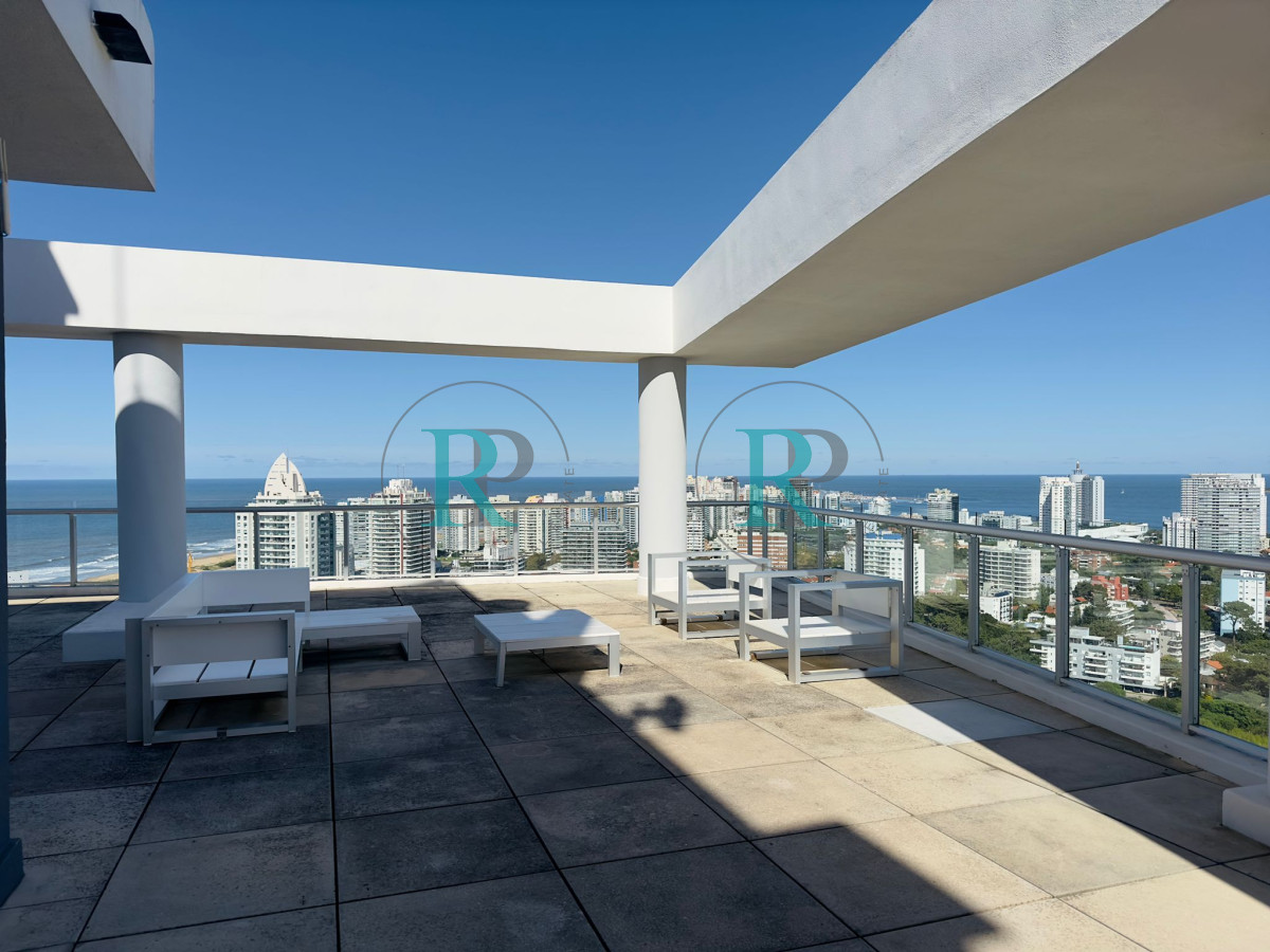Apartamento ID.1700 - Penthouse en VENTA, 3 dormitorios en suite + Dependencia, vista 180°.