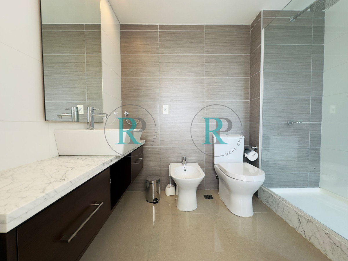 Apartamento ID.1700 - Penthouse en VENTA, 3 dormitorios en suite + Dependencia, vista 180°.