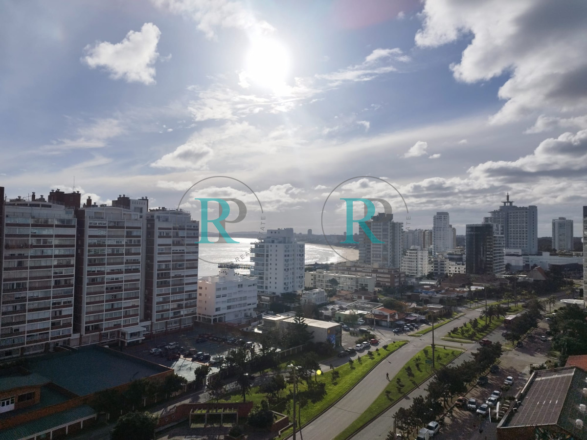 Apartamento ID.1990 -  Apartamento en venta en playa brava de Punta del Este