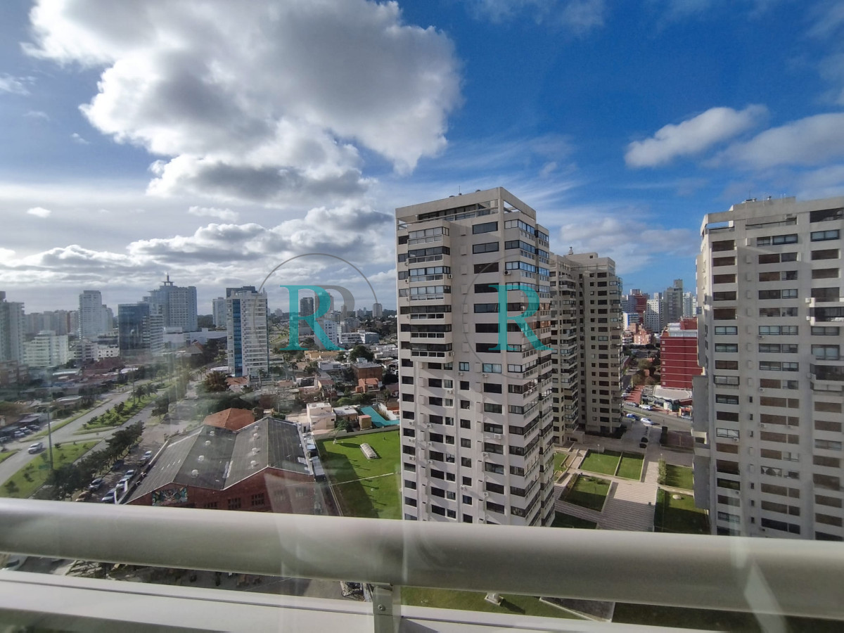 Apartamento ID.1990 -  Apartamento en venta en playa brava de Punta del Este