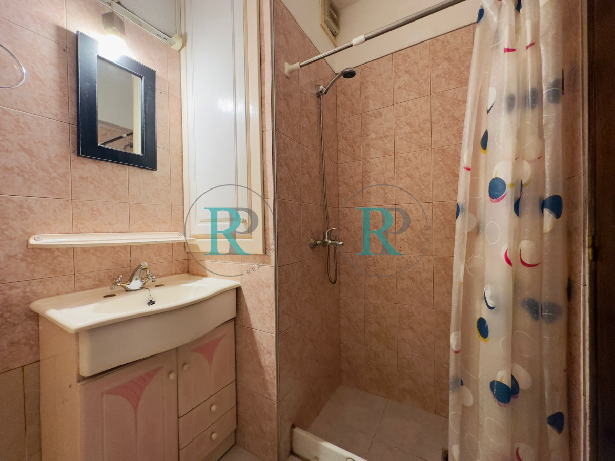 Apartamento ID.1873 - Venta de apartamento y Alquiler Anual, Excelente ubicación, 1 dormitorio, garage.